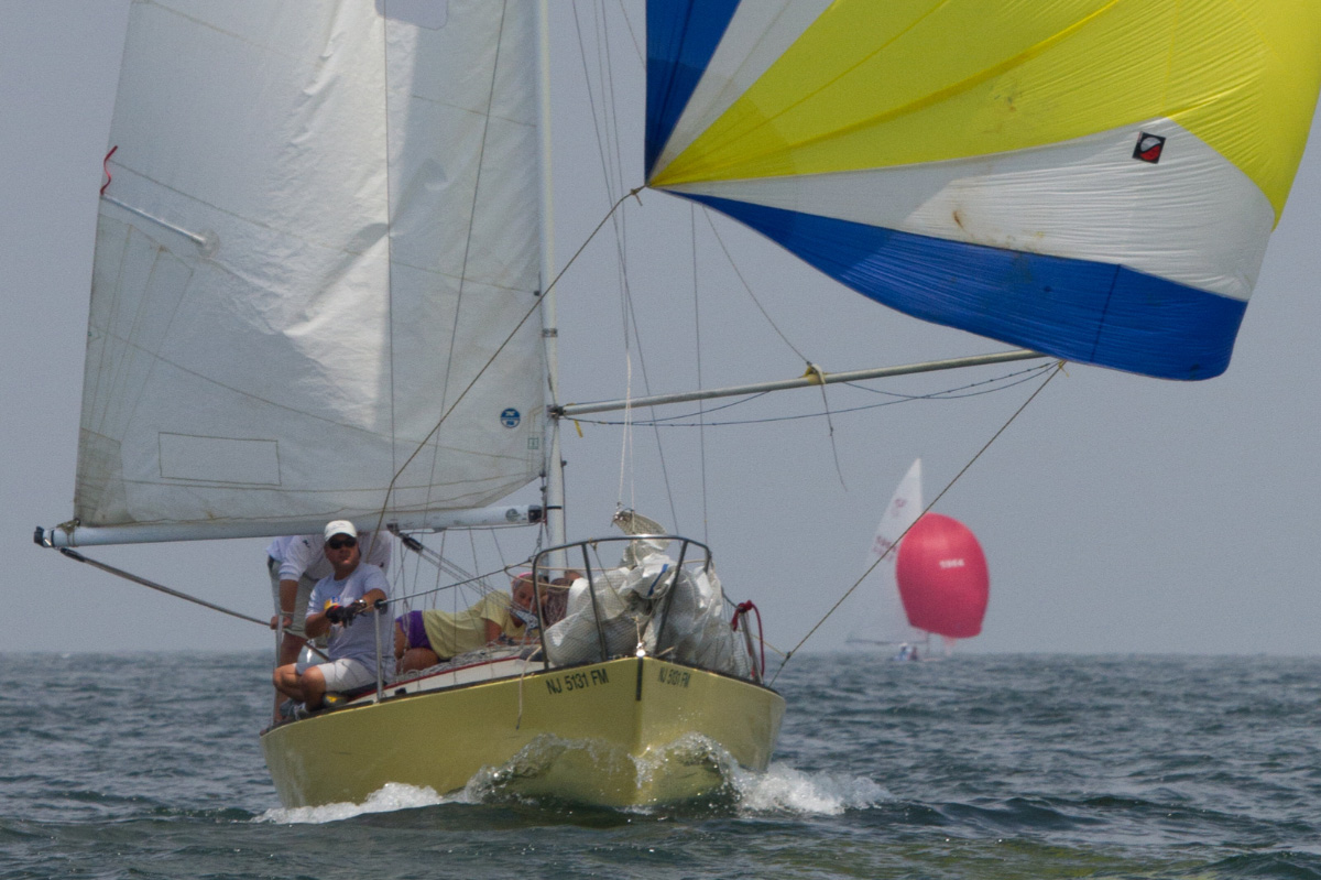 sailboat-sailing-race-regatta-ADULT-SAILING-Avalon-Yacht-Club